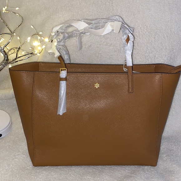 Tory Burch Handbags - TORY BURCH EMERSON LARGE 👜 TOTE IN /MOOSE 909
